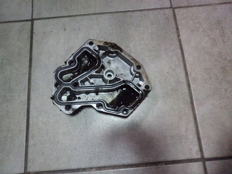 фото №1, Корпус крышка радиатора масла mercedes atego