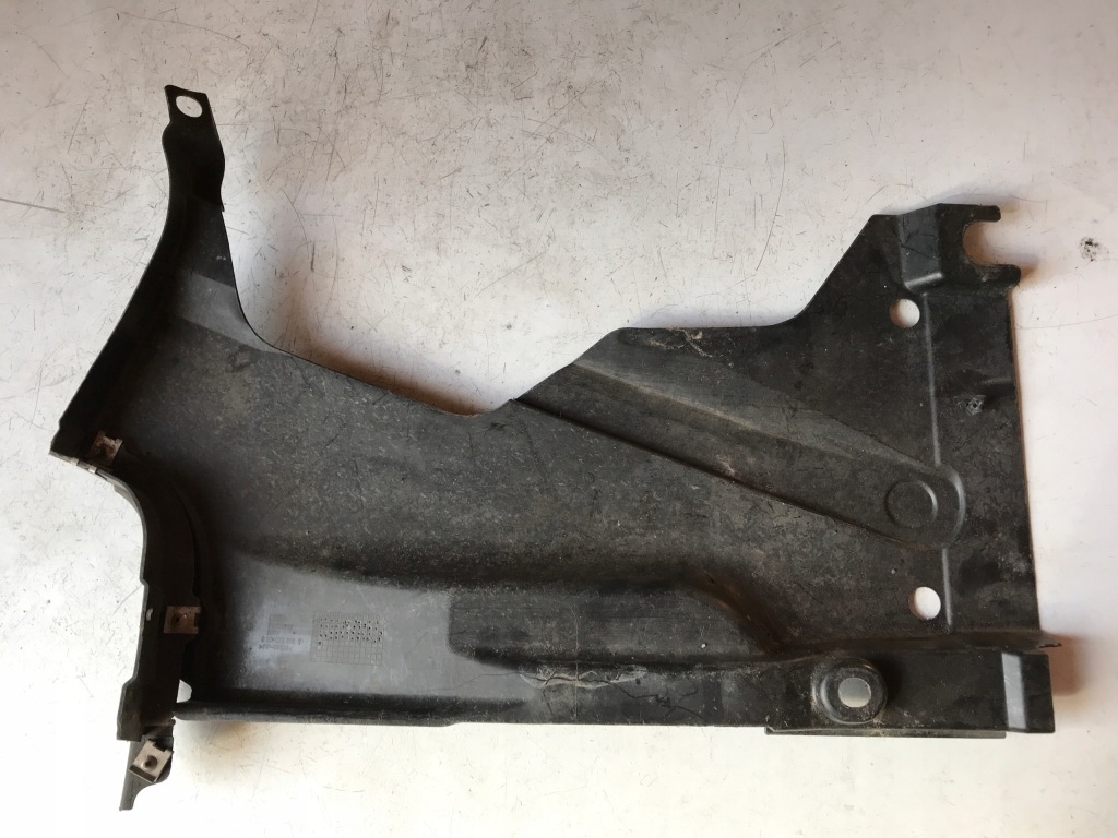 фото №1, Защита плита подвеска audi a4 b7 8e0825216t