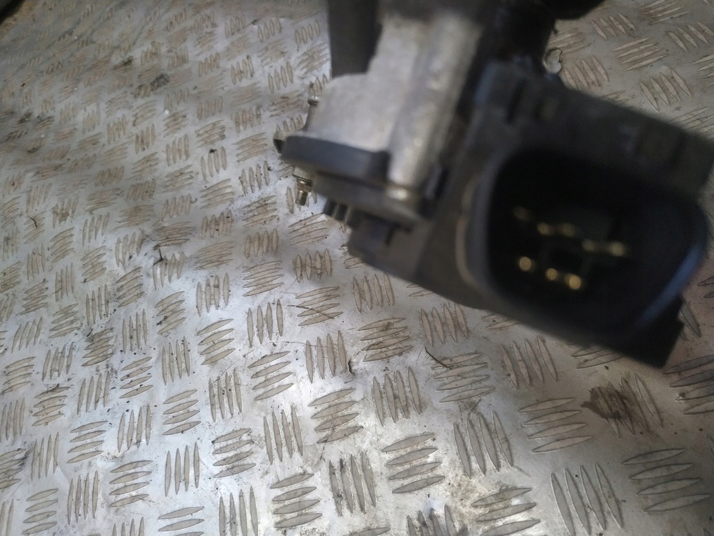 фото №8, Toyota avensis t25 моторчик дворник передних