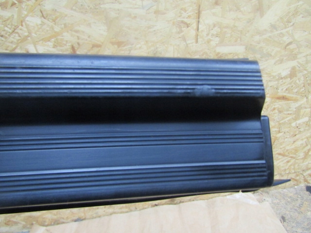 12 mercedes w201 190 задня молдинг поріг накладка на поріг задні чорна Київ