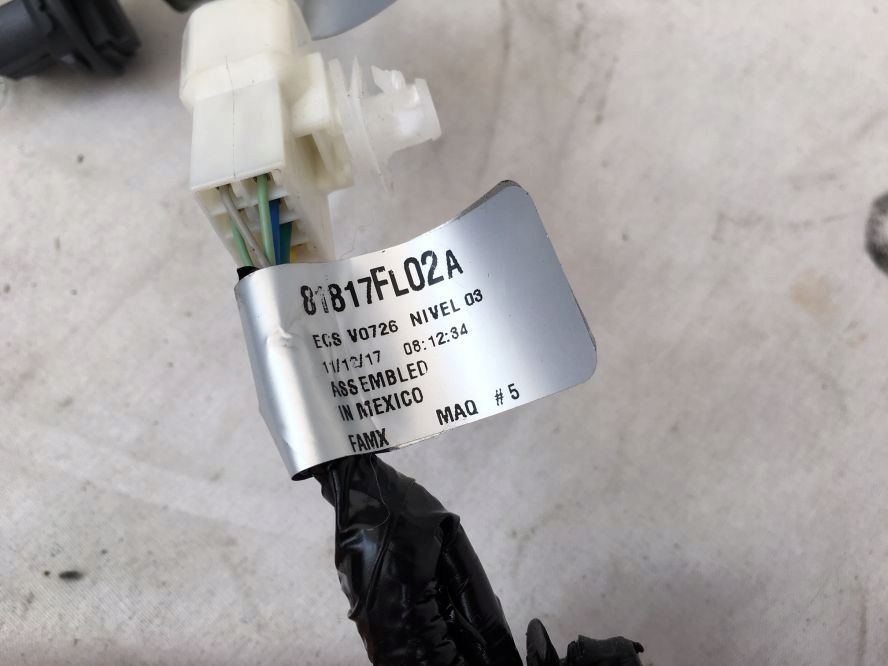 фото №8, Subaru impreza 17 - жгут крышки задняя 81817fl00a