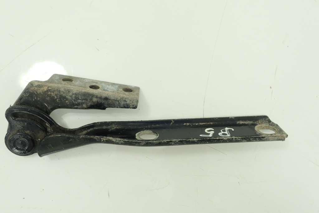 фото №3, Петля капот правый перед passat b5 3b0823302