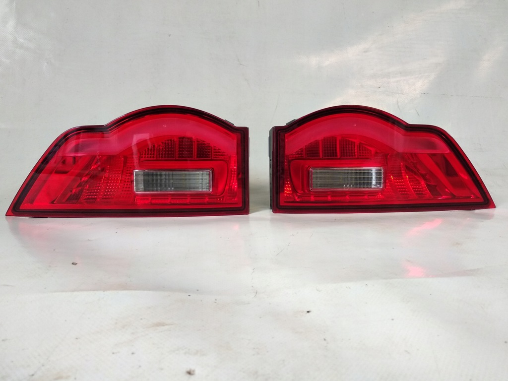 фото №1, Jaguar f-pace лампа задняя задняя правая левая крышка багажника