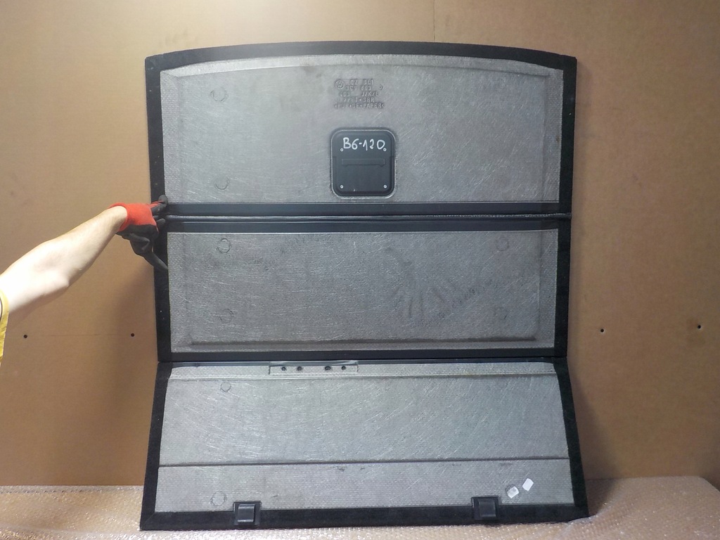 фото №8, Passat b6 2.0 fsi коврик пол багажника kombi