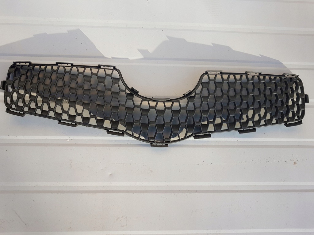 фото №1, Решётка радиатора решётка радиатора - toyota yaris ii