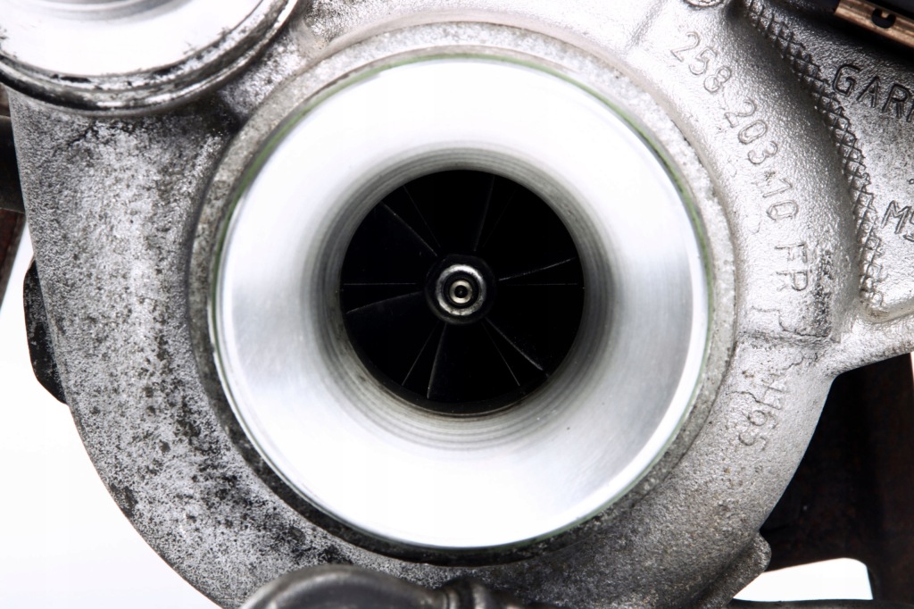Bmw e87 118d n47 турбонагнітач gt1749v 4731637 Зі Шроту