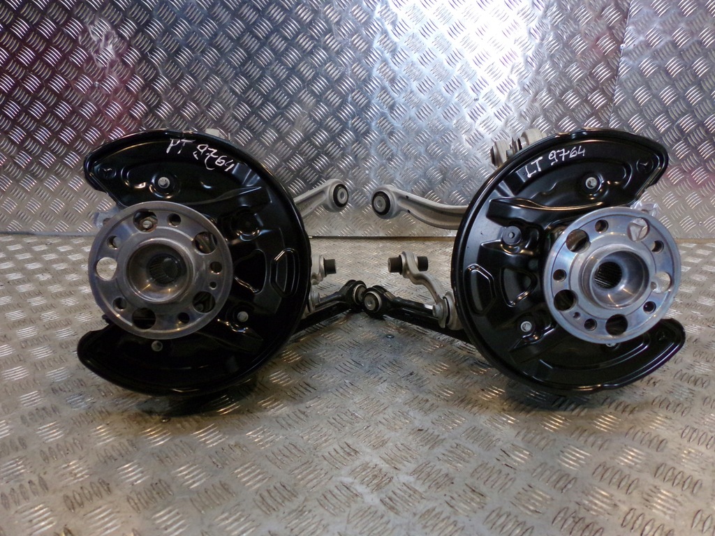 фото №1, Mercedes c w205 поворотный кулак ступица рычаг задняя