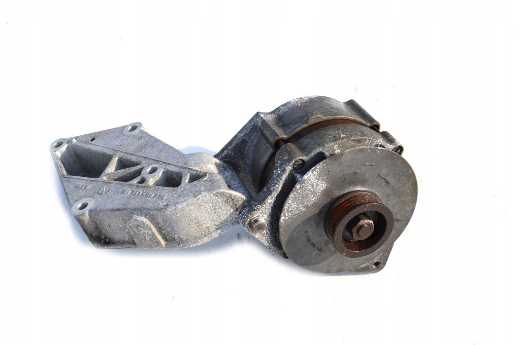 Купить Porsche 944 2.5 генератор 0120469559