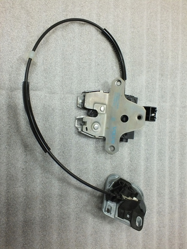 фото №1, Замок крышки задняя volvo v60 s60 ii 31335051