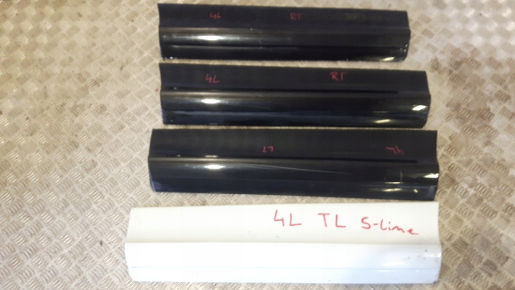 фото №1, Audi q7 4l s-line молдинг дверь задняя левая