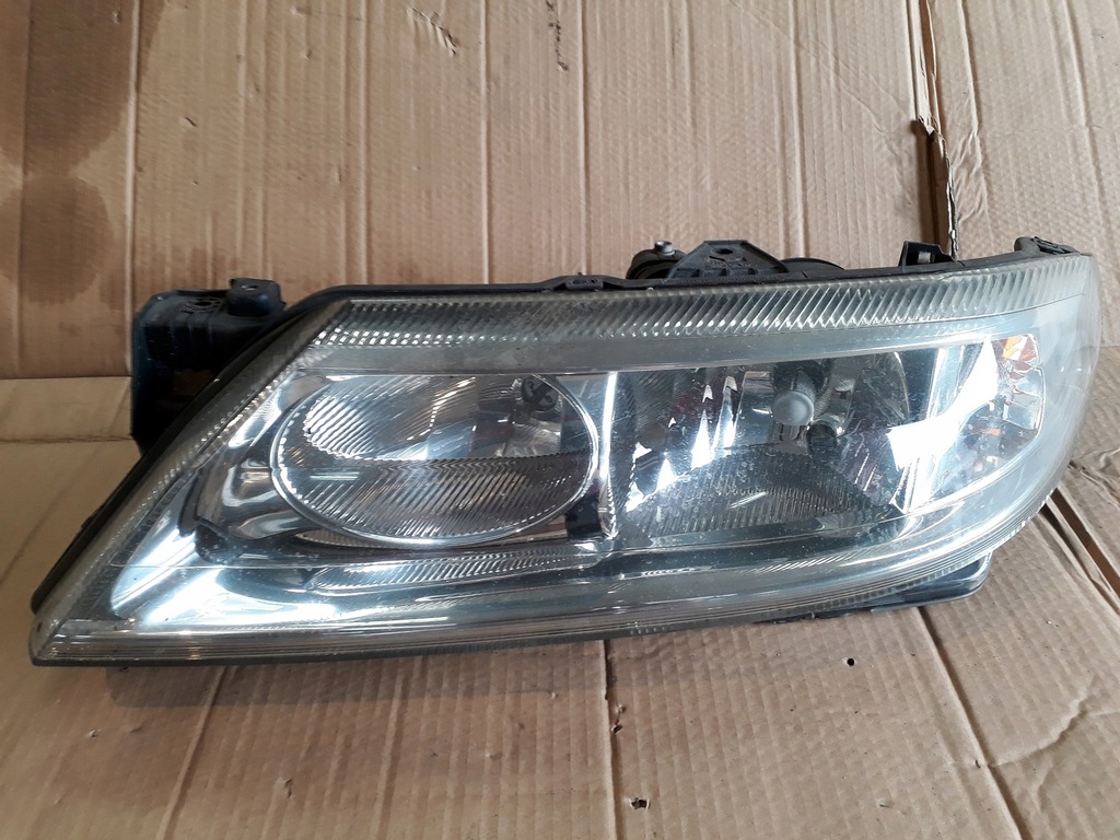 фото №1, Лампа ліва перед renault laguna ii 8200002845