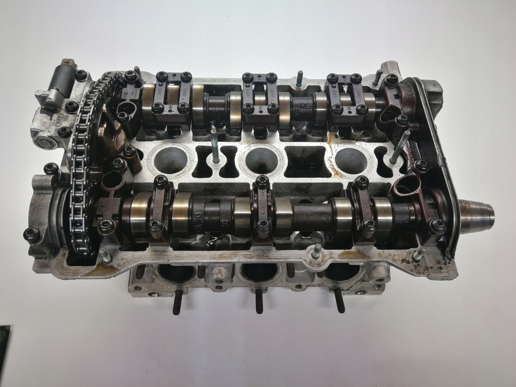 фото №1, Головка комплектная правая audi 2.7 are 078103373ae