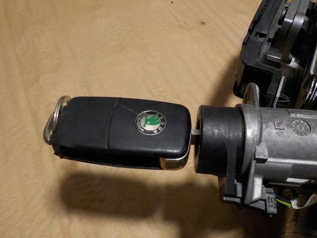 фото №4, Roomster колонка рулевая замок зажигания ключ