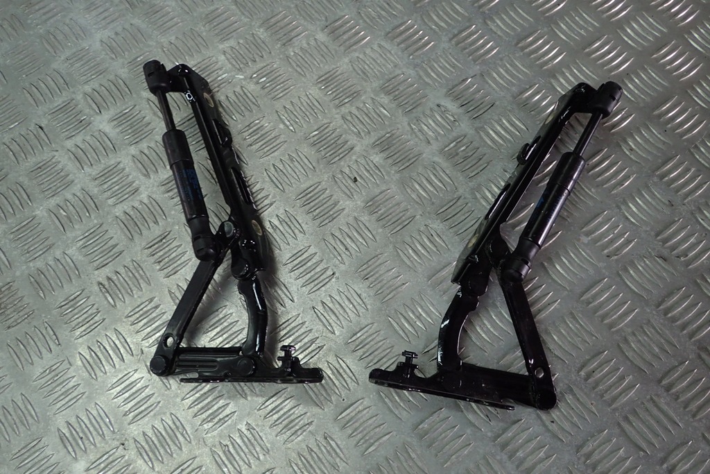 фото №1, Porsche 991 911 петля кришки правий r 99151215280