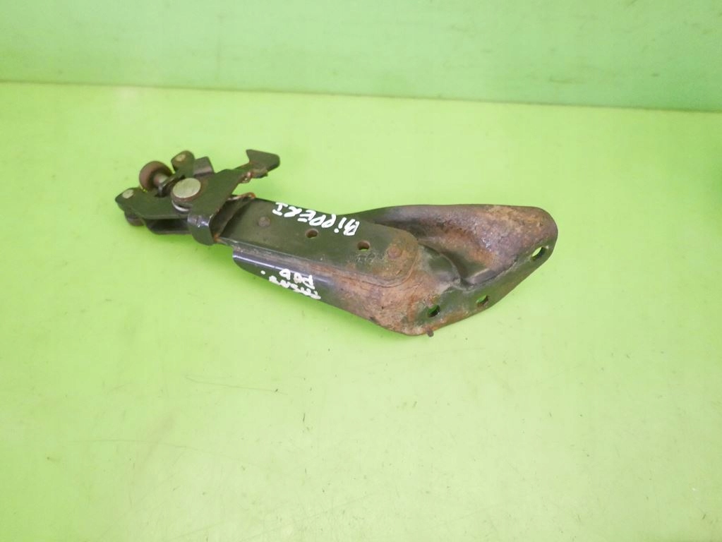 фото №5, Ролик подрамник дверь правая dół peugeot bipper i phi