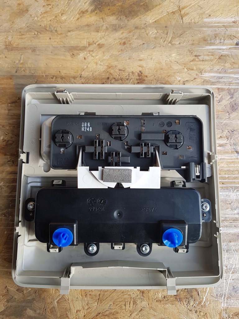 фото №6, Land rover discovery iv лампа потолочный