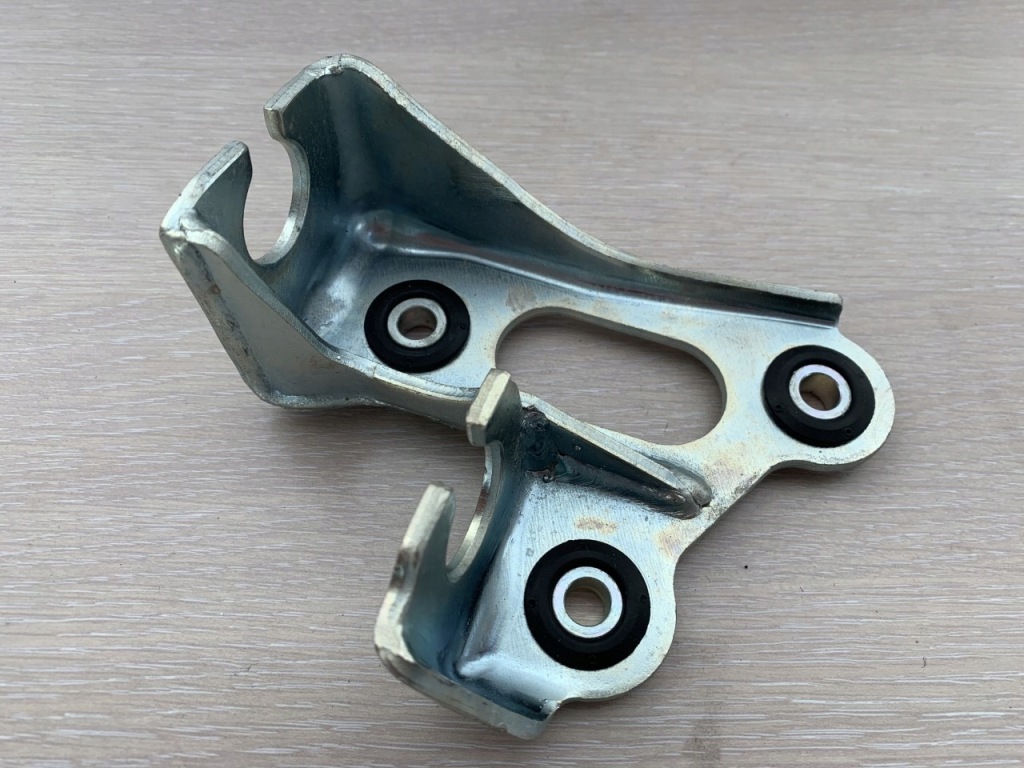 фото №1, Кронштейн троси перемикання передач rav4 335a0-42010