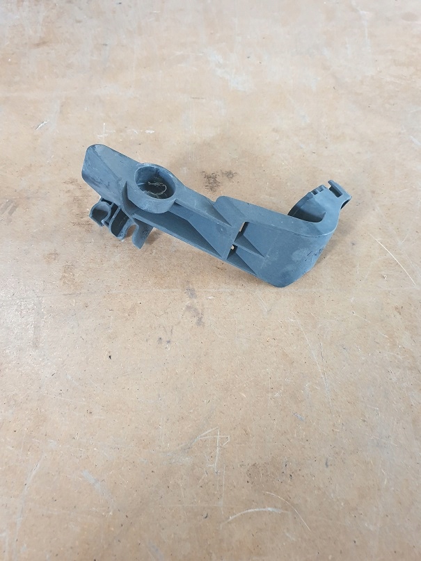 фото №1, Mercedes w213 захист датчика перед abs 2135461100