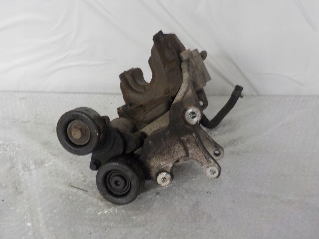 фото №6, Tucson i suv 2.0 crdi подушка кронштейн ролик