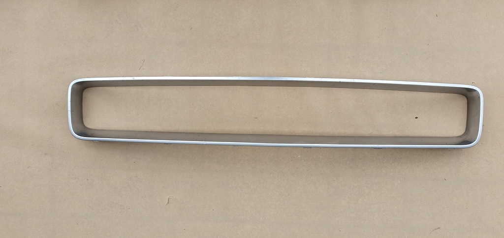 фото №1, Challenger rt 08-14 решётка радиатора хром оригинал