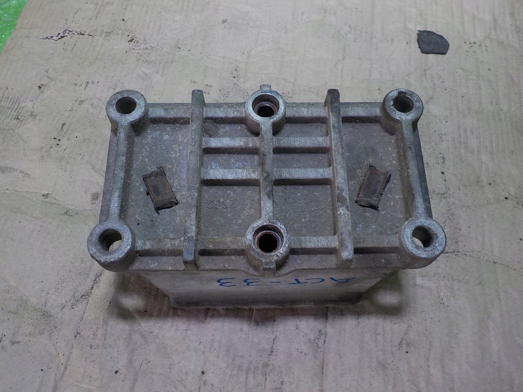 фото №5, Mercedes-benz оригинальный номер 9412415713 подушка двигателя кронштейн коробки