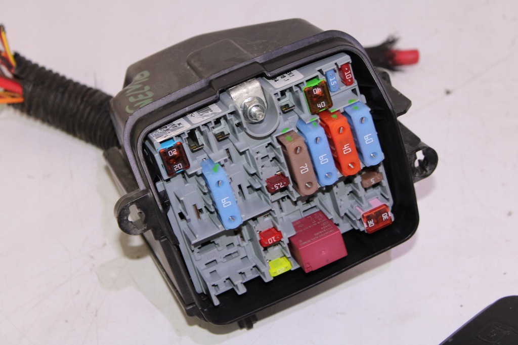 фото №4, Коробка корпус запобіжників alfa romeo stelvio