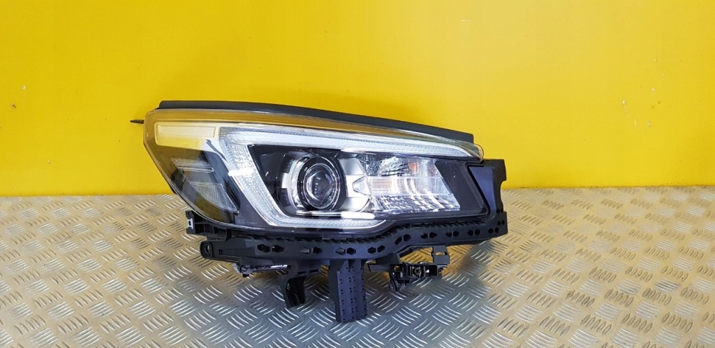 Купити Subaru forester 2018- фара фара full led r європа