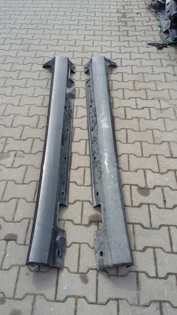 Купити Mercedes 218 cls пороги