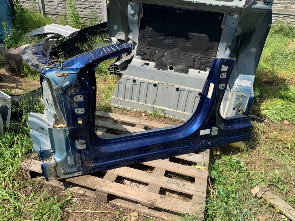 Купить Tesla model s рестайлинг  левая порог стойку 1024195-s0-b