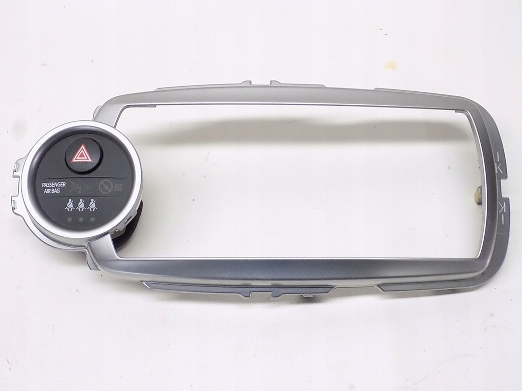 фото №1, Рамка радио переключатель toyota yaris iii 11-14