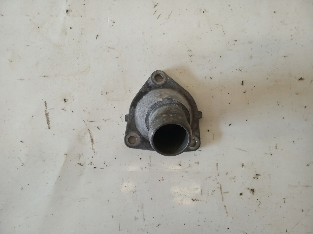 фото №1, Корпус термостата ix35 sportage iii 2.0 crdi 09-