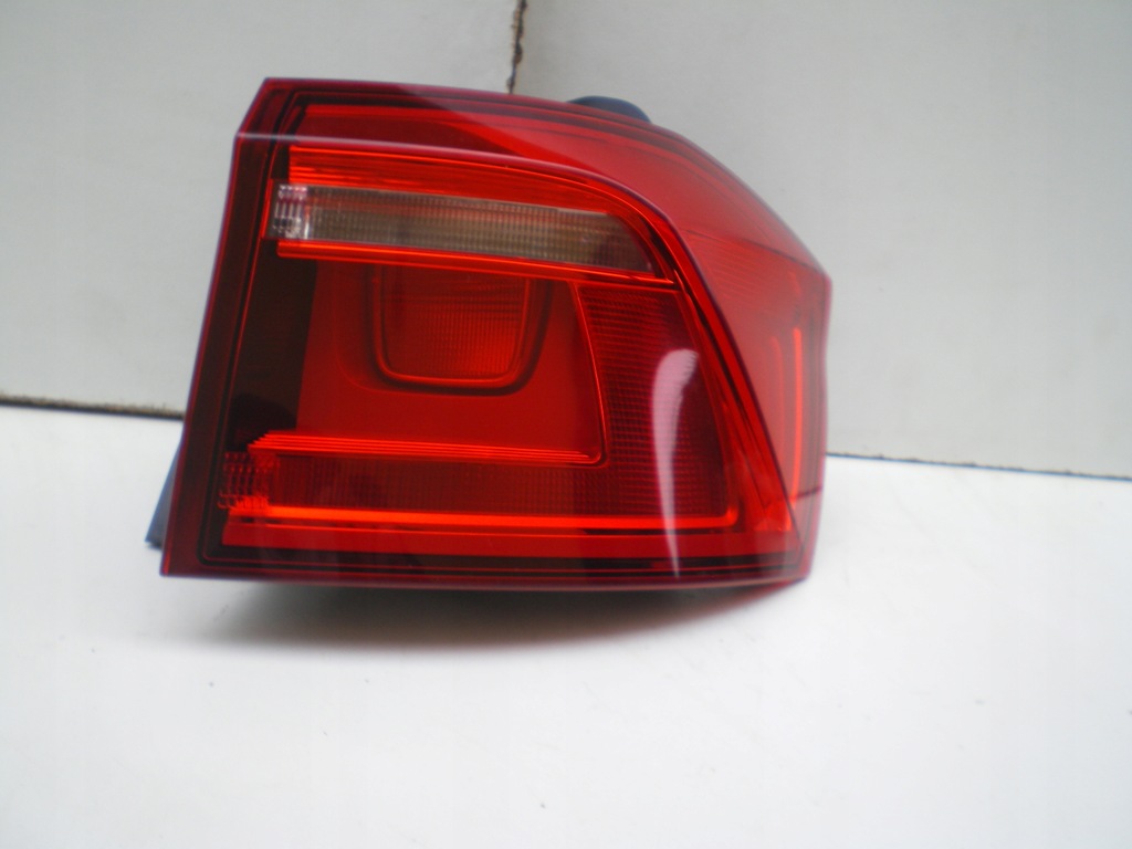 фото №1, Лампа задня права vw golf vii 7 sportsvan org europa