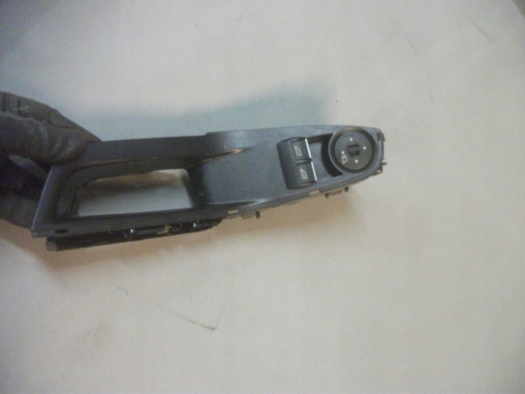 фото №1, Панель окон переключатель ford fiesta mk7 lift левый