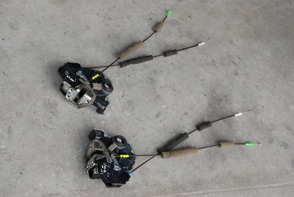 фото №2, Lexus is 250 замок двері перед правий 06-11r