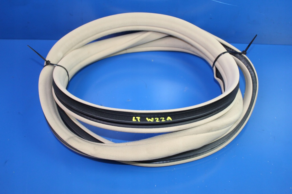 фото №1, Mercedes s w221 прокладка дверь левый задняя