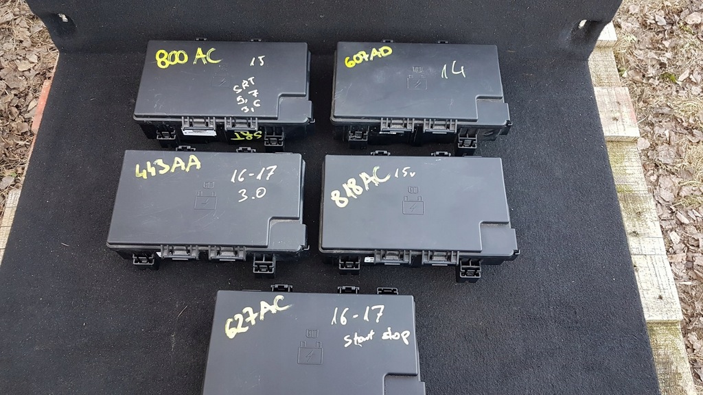 фото №1, Jeep grand cherokee wk2 корпус предохранителей 443aa