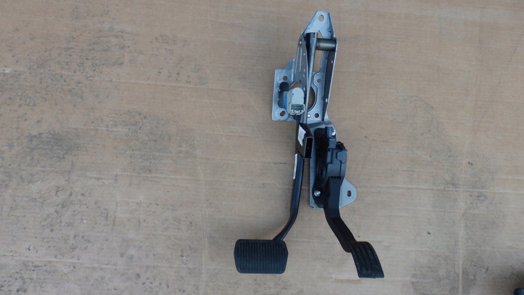 фото №1, Педали ford kuga mk2 escape 2.5 b автоматическая коробка передач