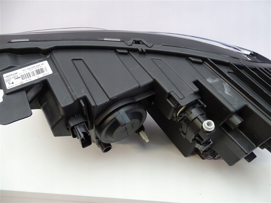 фото №8, Лампа права перед citroen ds3 crossback aircross