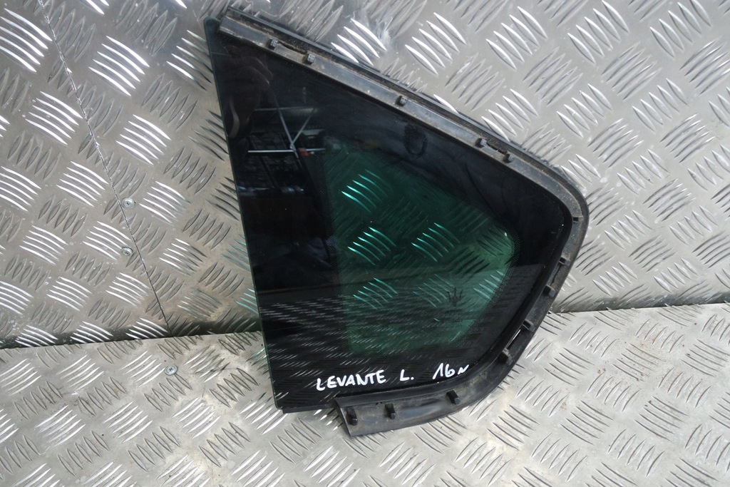 фото №1, Скло кузовна ліва maserati levante 16r as3