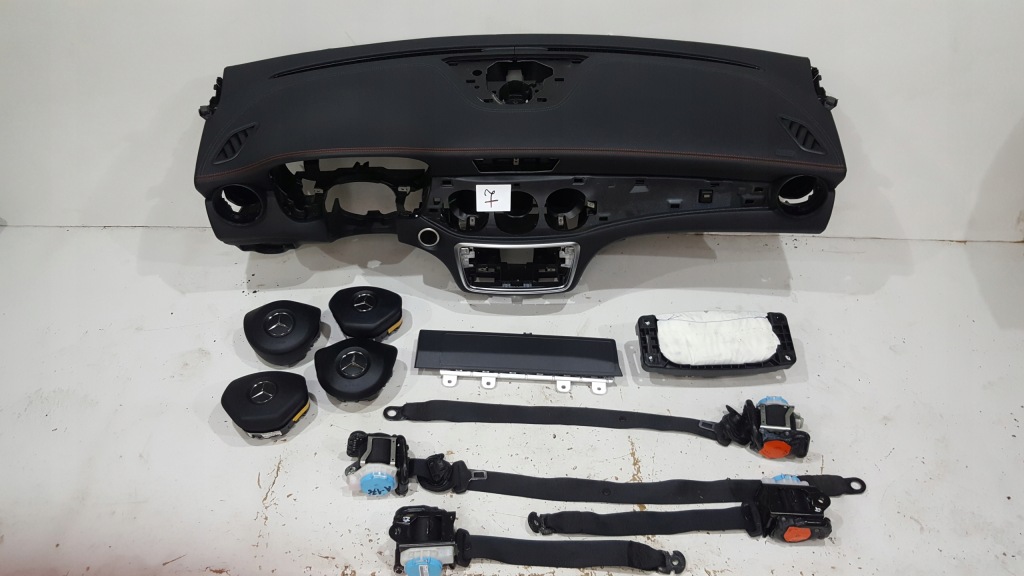 Купити Mercedes gla w156 панель приладів панель  подушка безпеки ремені оригінал