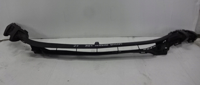 Решётка средняя бампера mercedes c-klasa Киев