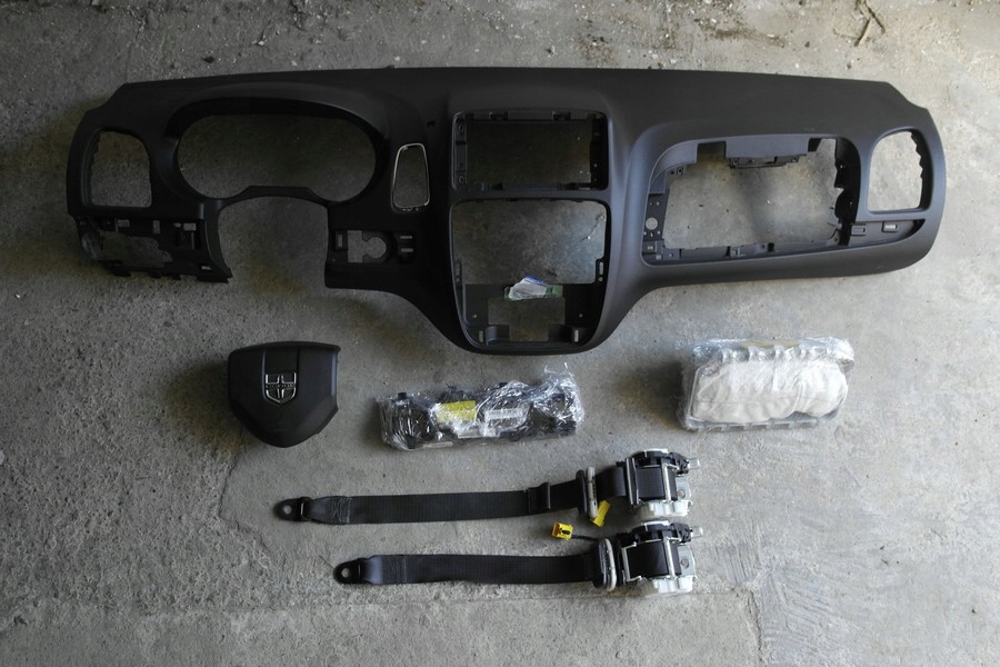 фото №1, Dodge caravan air bag приборная панель консоль приборная панель pulpit