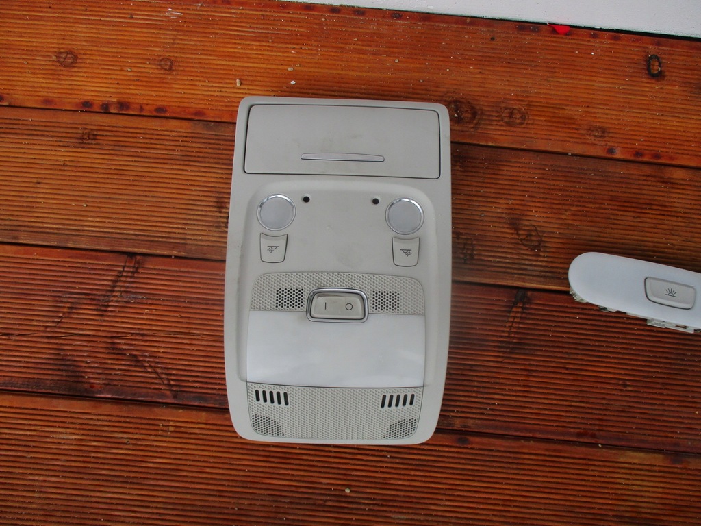 фото №1, Audi a4 b8 a5 q5 лампа потолочный диоды