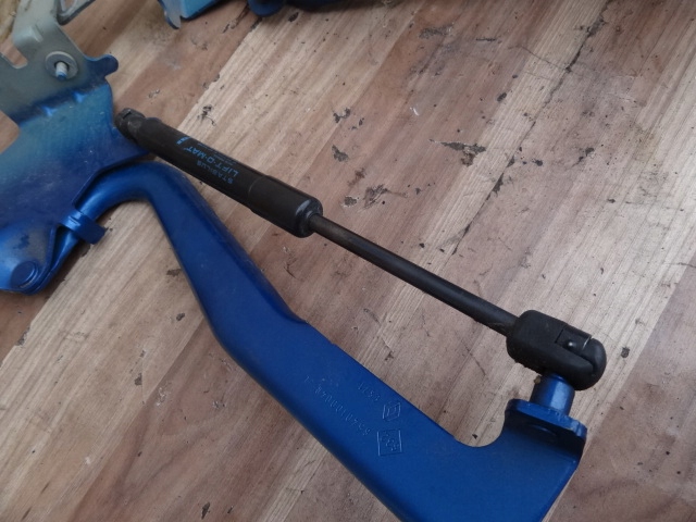 фото №3, Renault scenic iii 2010 петли капот комплект org