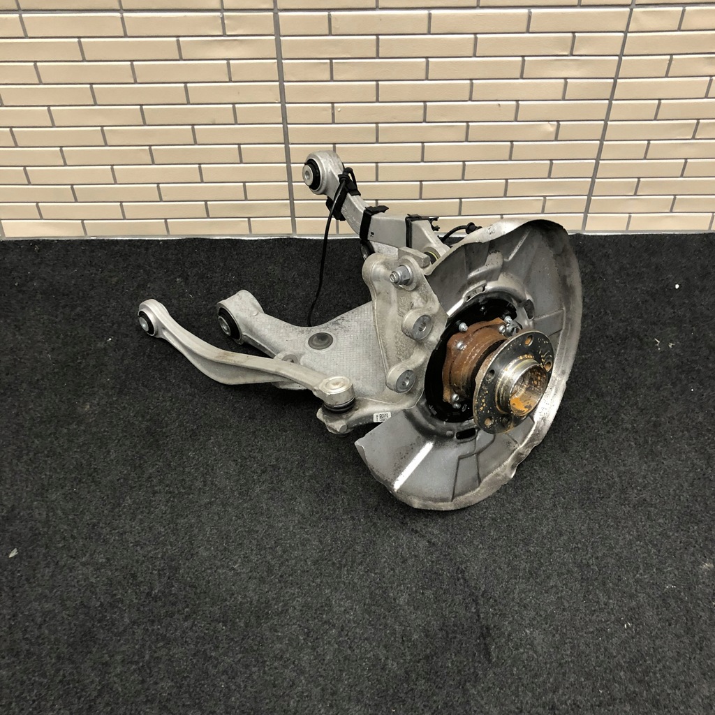 фото №1, Rolls royce rr5 rr6 важелі поворотний кулак правий задня