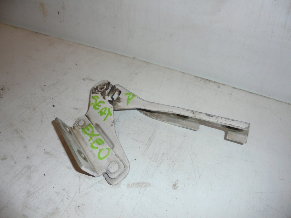 фото №1, Петля капот правий seat exeo 3r0823302a