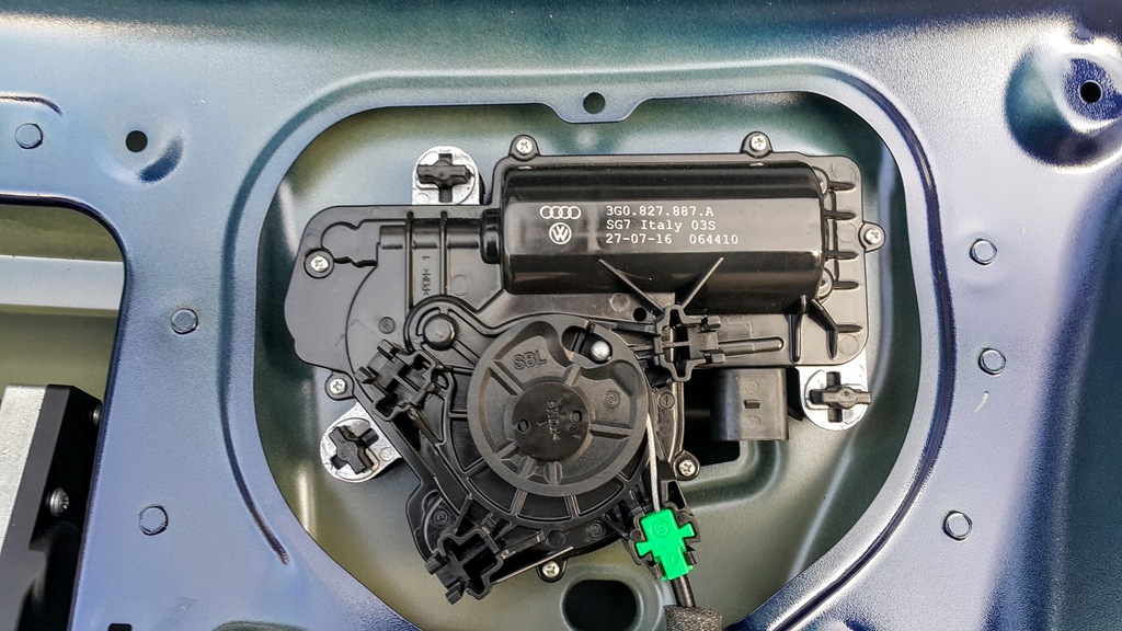 фото №6, Крышка багажника задняя lc5b камера спойлер светодиоды vw arteon