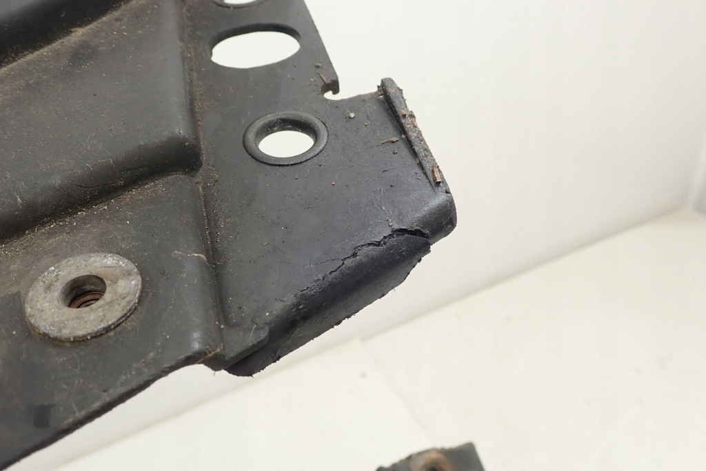 фото №7, Audi a6 c5 2.5 tdi pas передний усилитель