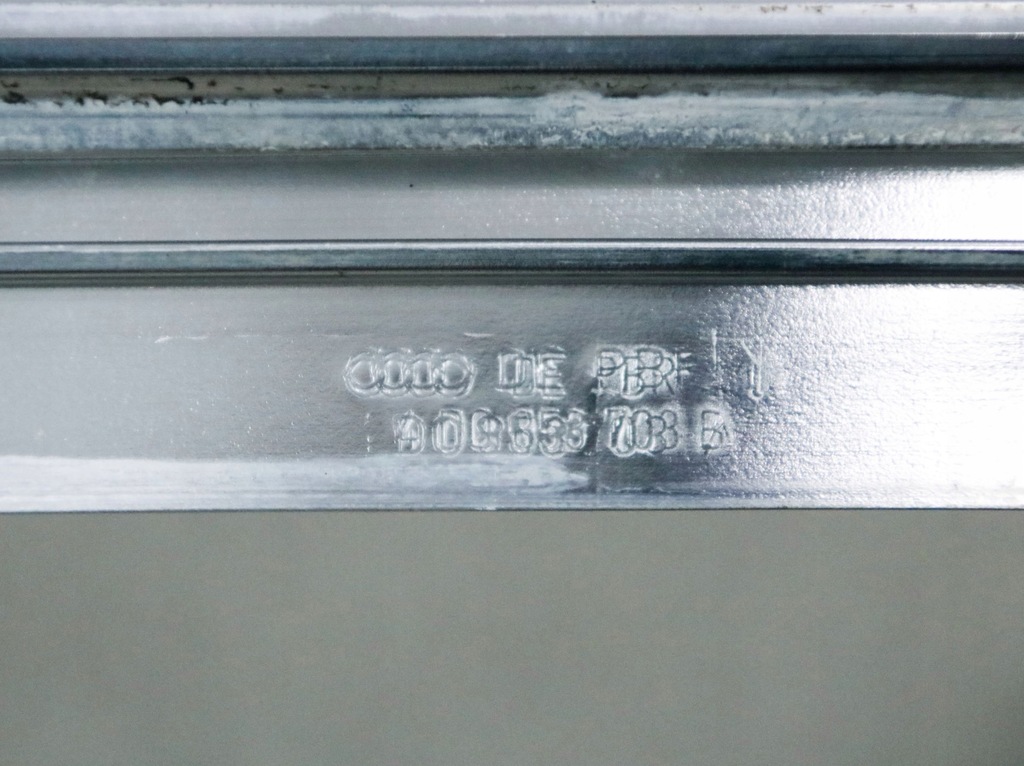 фото №7, Audi a8 d2 молдинг кровельная крыша левая 4d0853703b