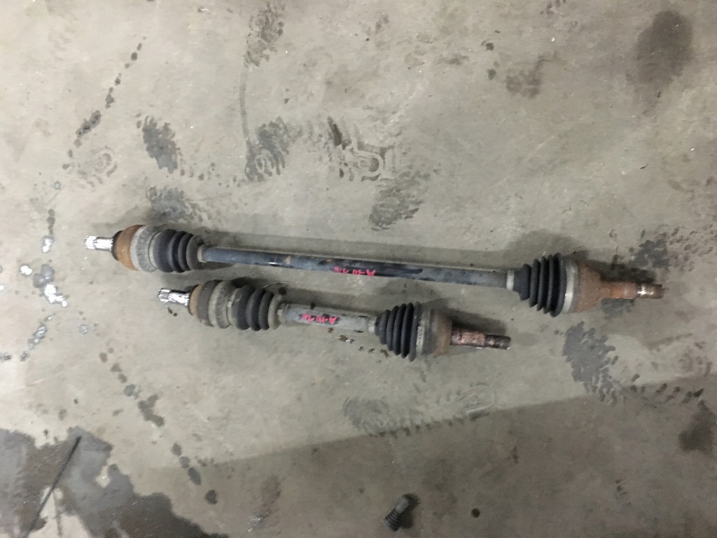 Купити Opel astra 3 h 1,8 z18xer привідний вал права ліва